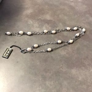 Necklace overhead pearl and silver